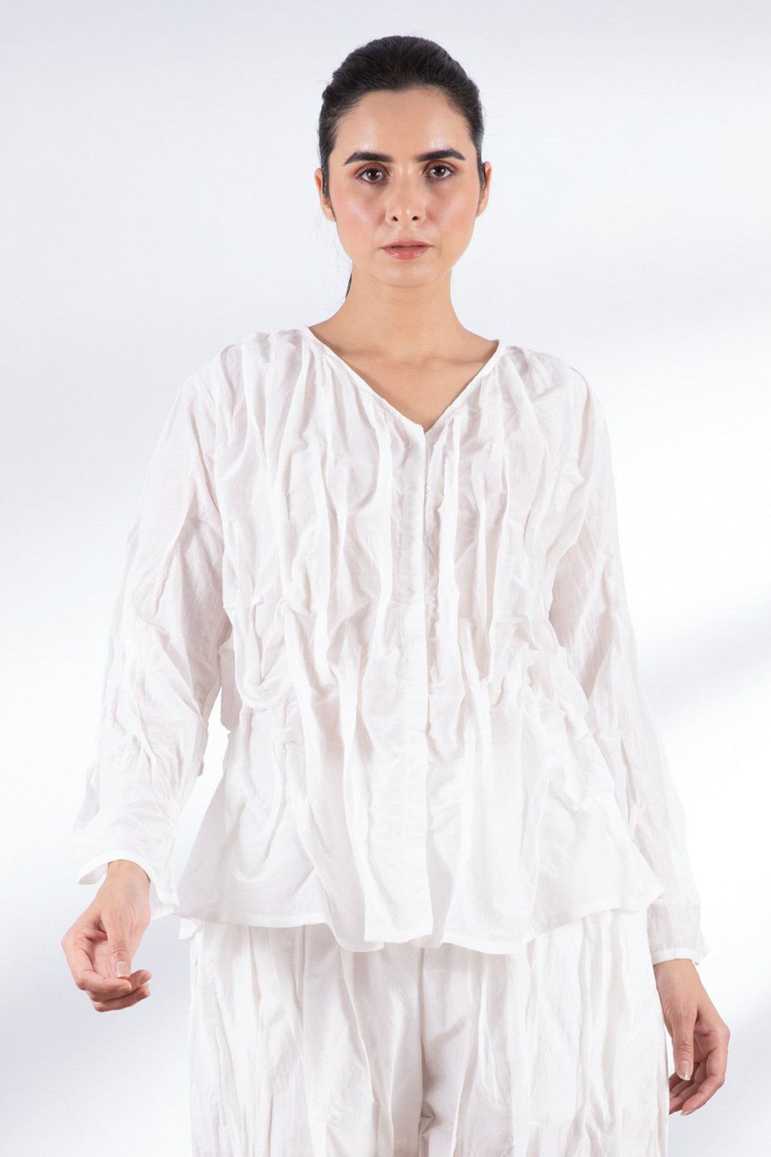 DYED COTTON SILK VOILE WAVY V-NECK TUCKED BLOUSE - dc1542-wht -