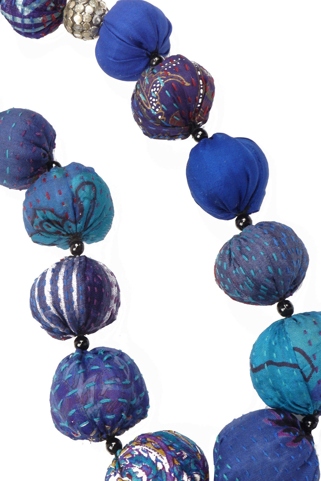 SILK SILVER BEAD KANTHA NUTS MEDIUM NECKLACE - si2701-blu -