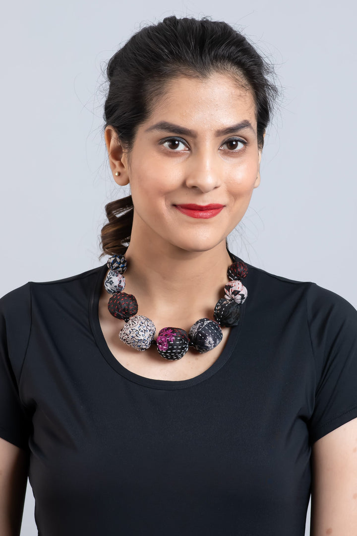 VINTAGE SILK KANTHA NUTS SHORT NECKLACE - sv2700-blk -